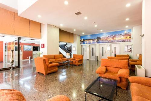 Triana In Hotel 24H Sevilla Buitenkant foto